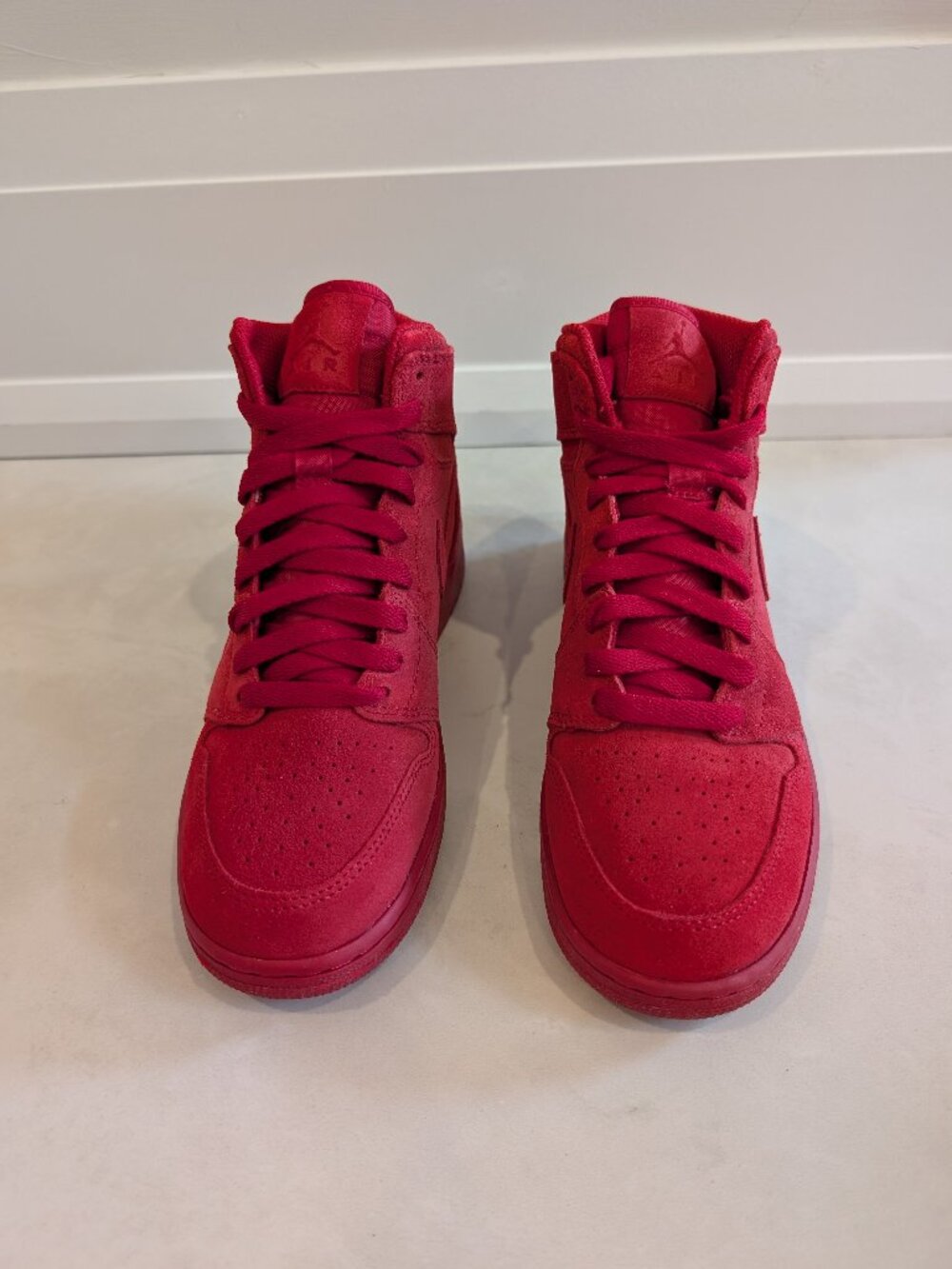 Air Jordan 1 Retro High BG Red Suede Gym Red Sneaker Youth 5Y / Women’s 6.5